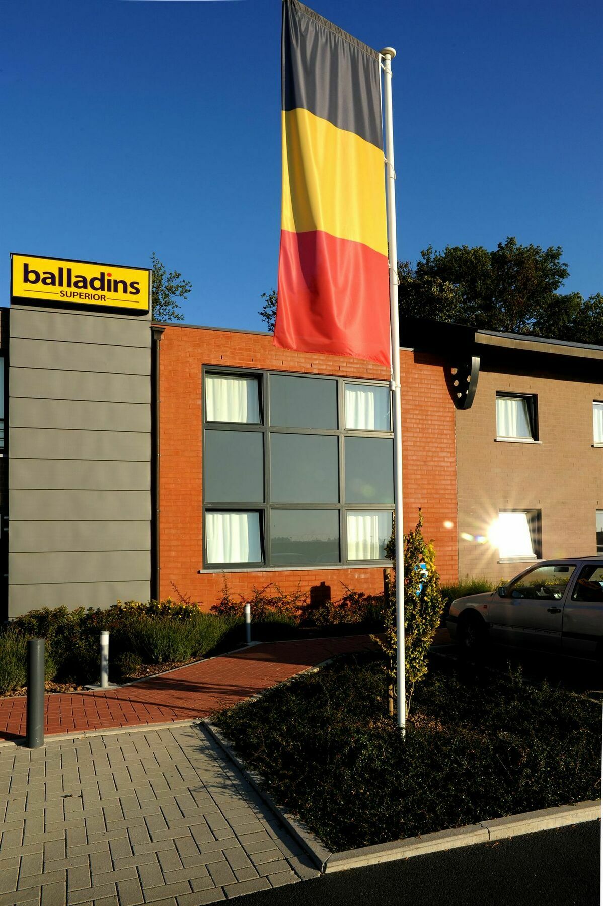 Dc Hotel Charleroi Airport Exterior photo